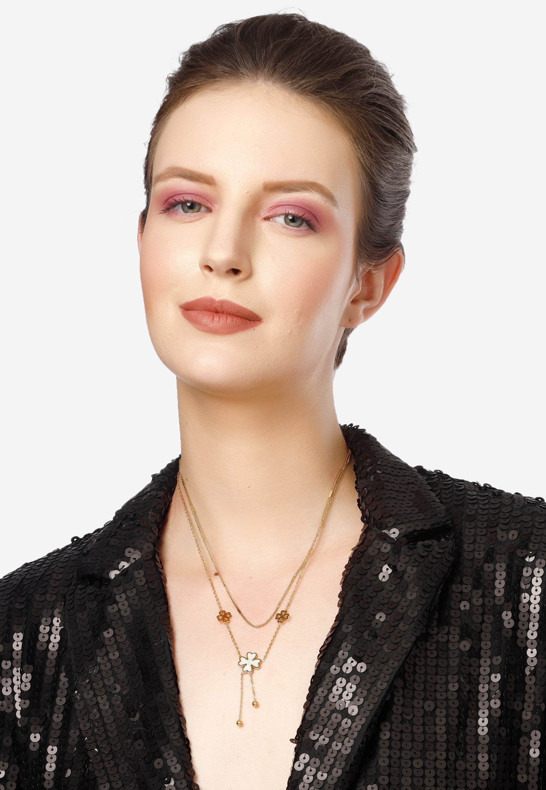 Collier à double rangée de pompons floraux