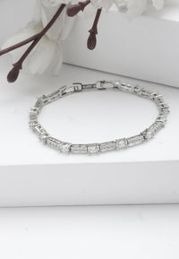 Diva Oval Drop Bracelet