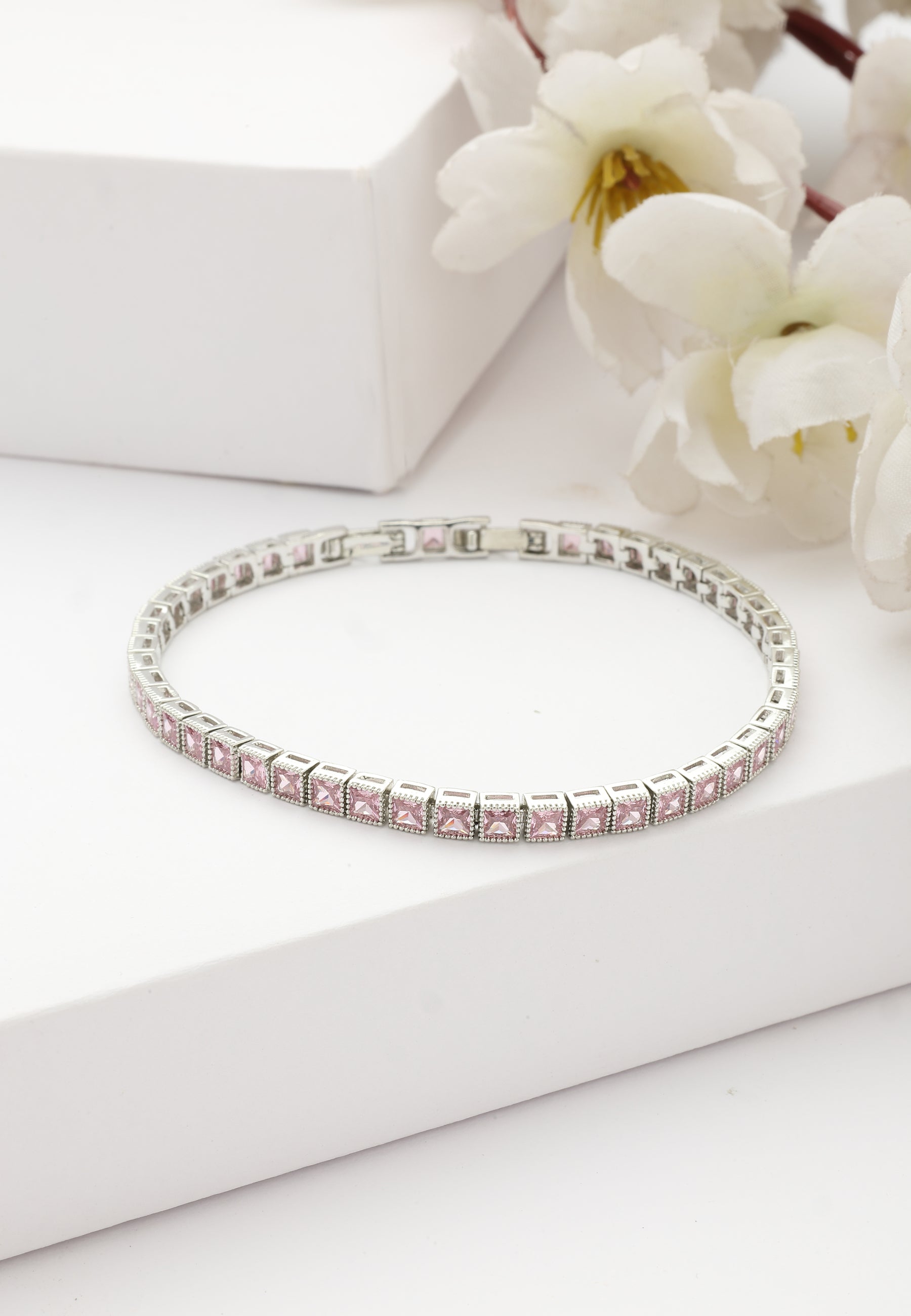 Diva Box Chain Bracelet