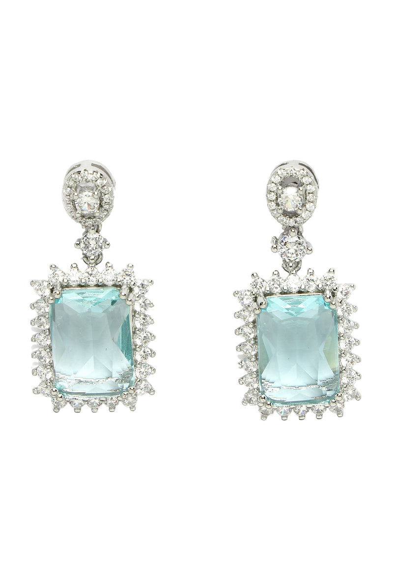 Clous d'oreilles éclatants