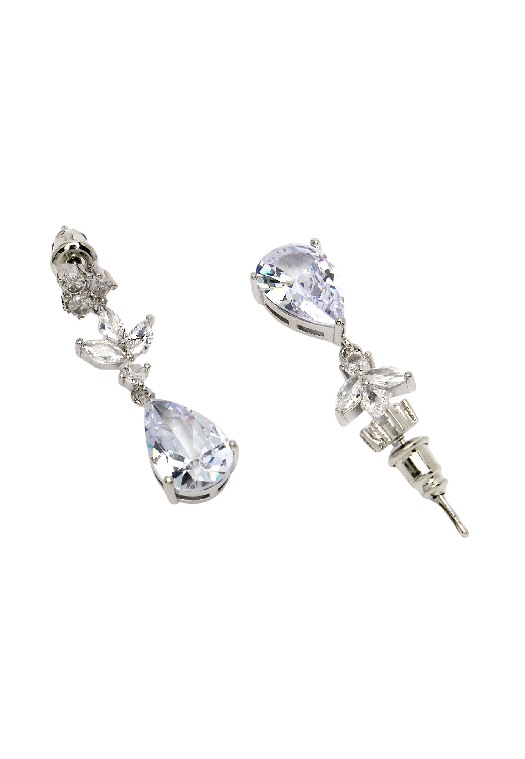 Boucles d'oreilles délicates en argent en forme de goutte de pluie