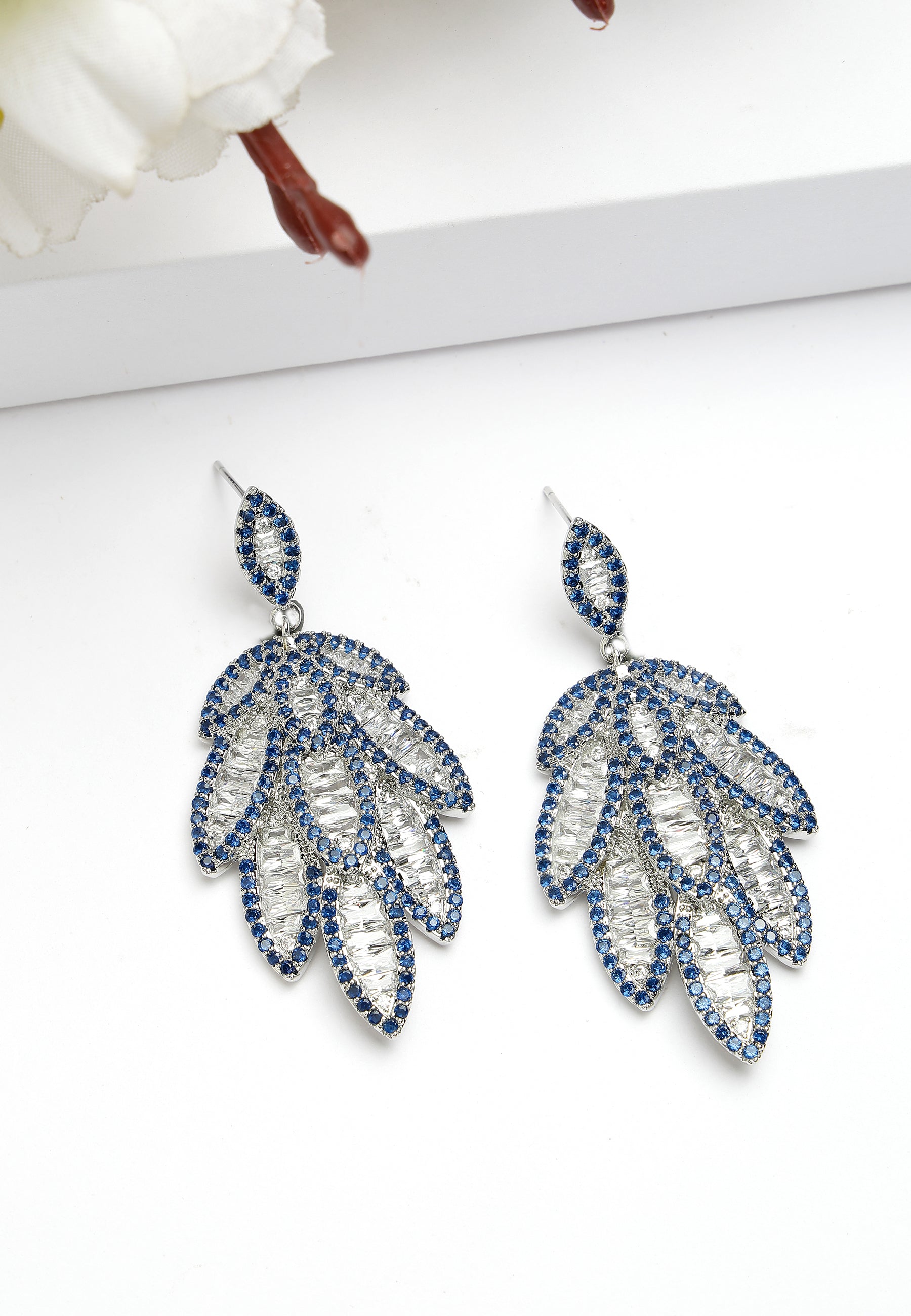 Boucles d'oreilles pendantes en forme de feuille de saule