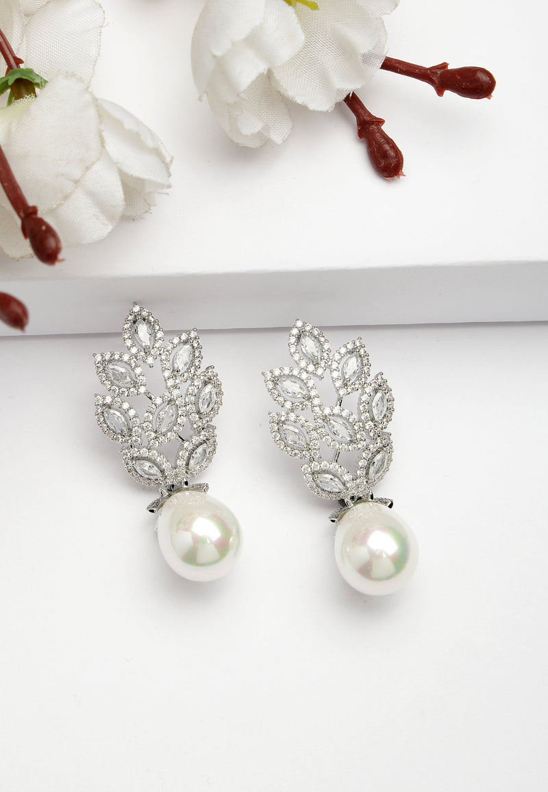 Boucles d'oreilles pendantes en argent sterling ajouré en forme de feuille