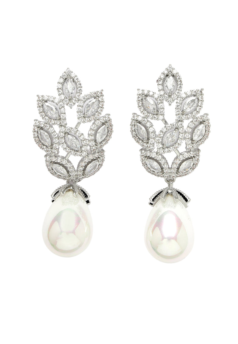 Boucles d'oreilles pendantes en argent sterling ajouré en forme de feuille