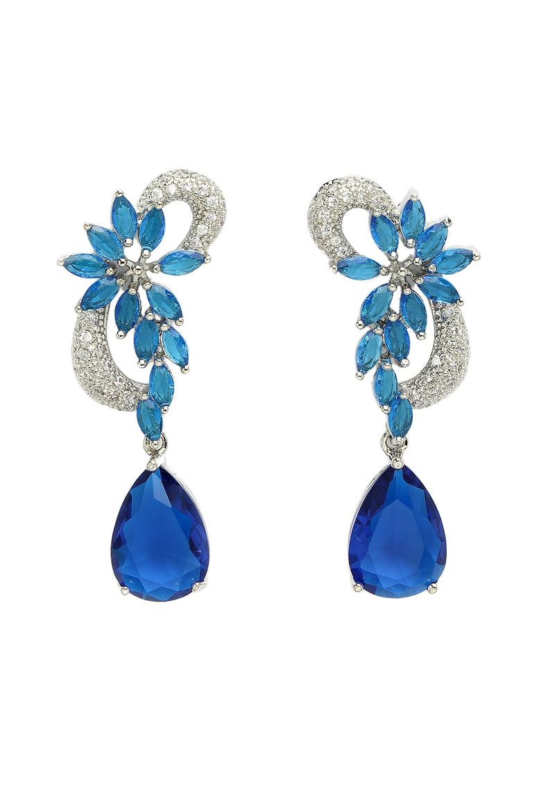 Boucles d'oreilles pendantes florales modernes en zircone