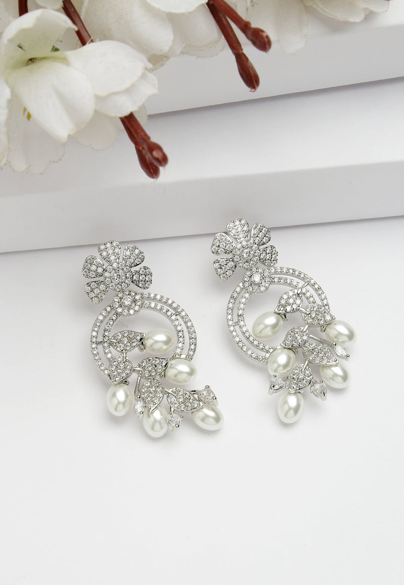 Boucles d'oreilles pendantes en zircone tendance