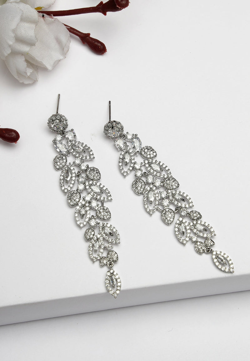 Boucles d'oreilles longues en feuille d'argent