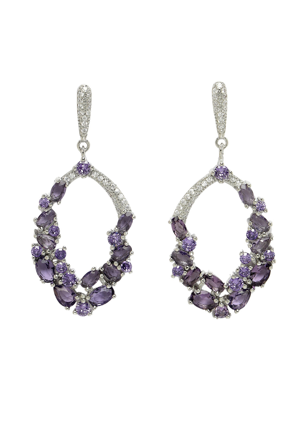 Boucles d'oreilles pendantes délicates en zircone cubique