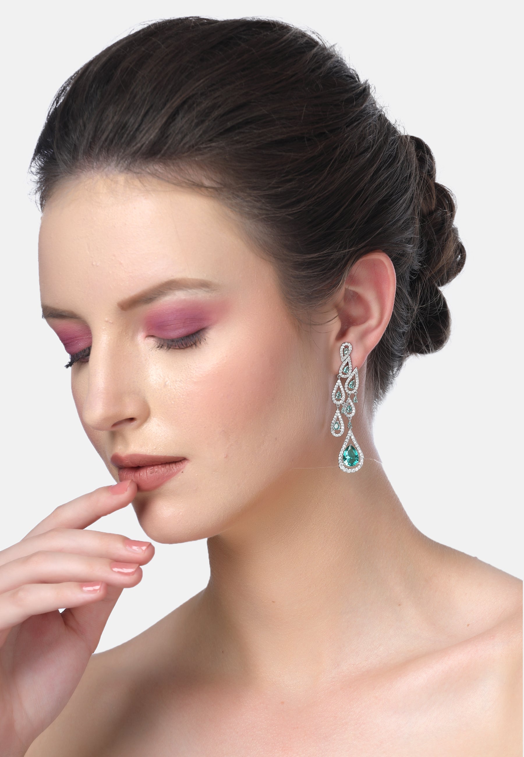 Diva Raindrop Dangle Earrings