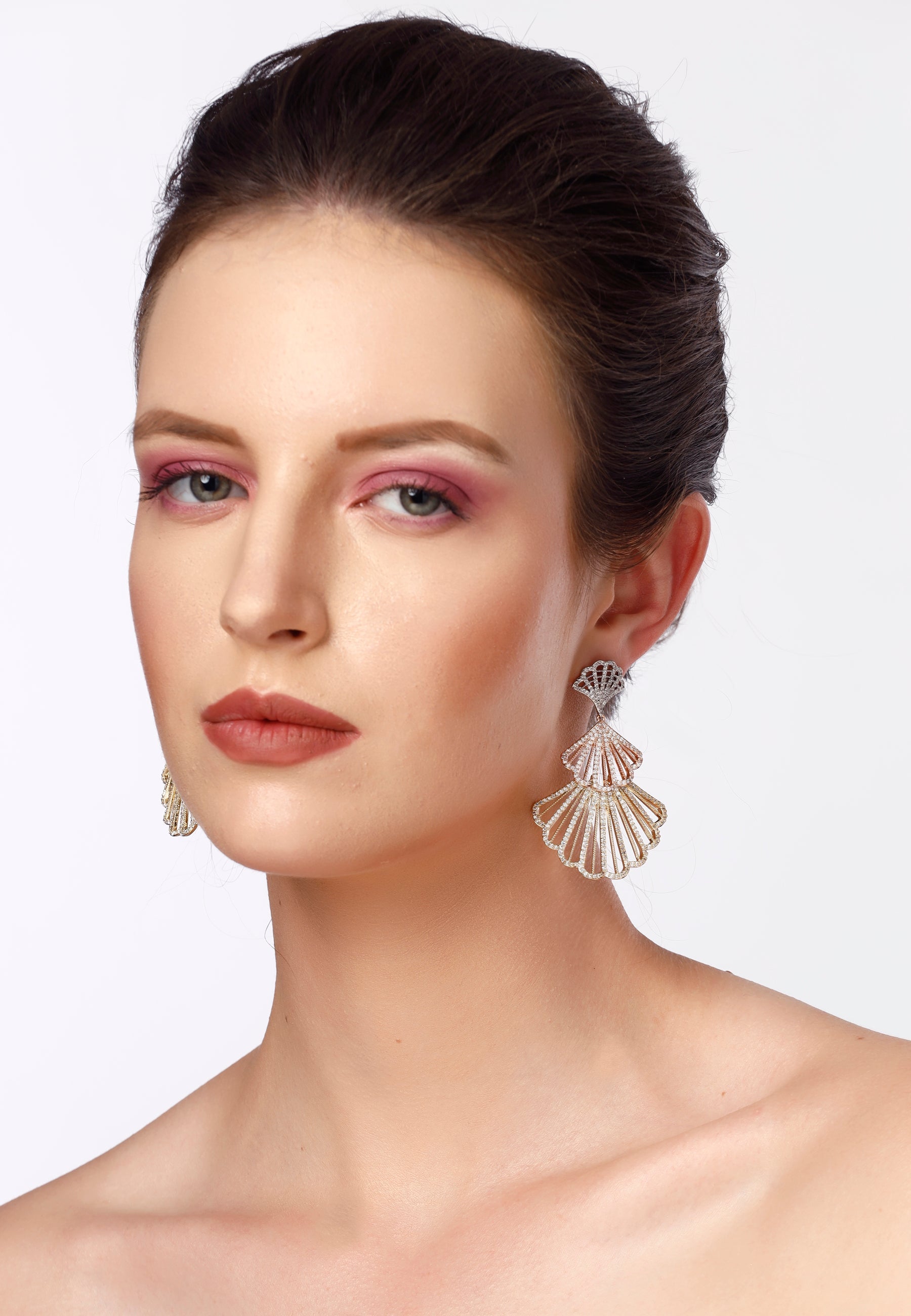 Boucles d'oreilles pendantes Diva en forme de coquillage