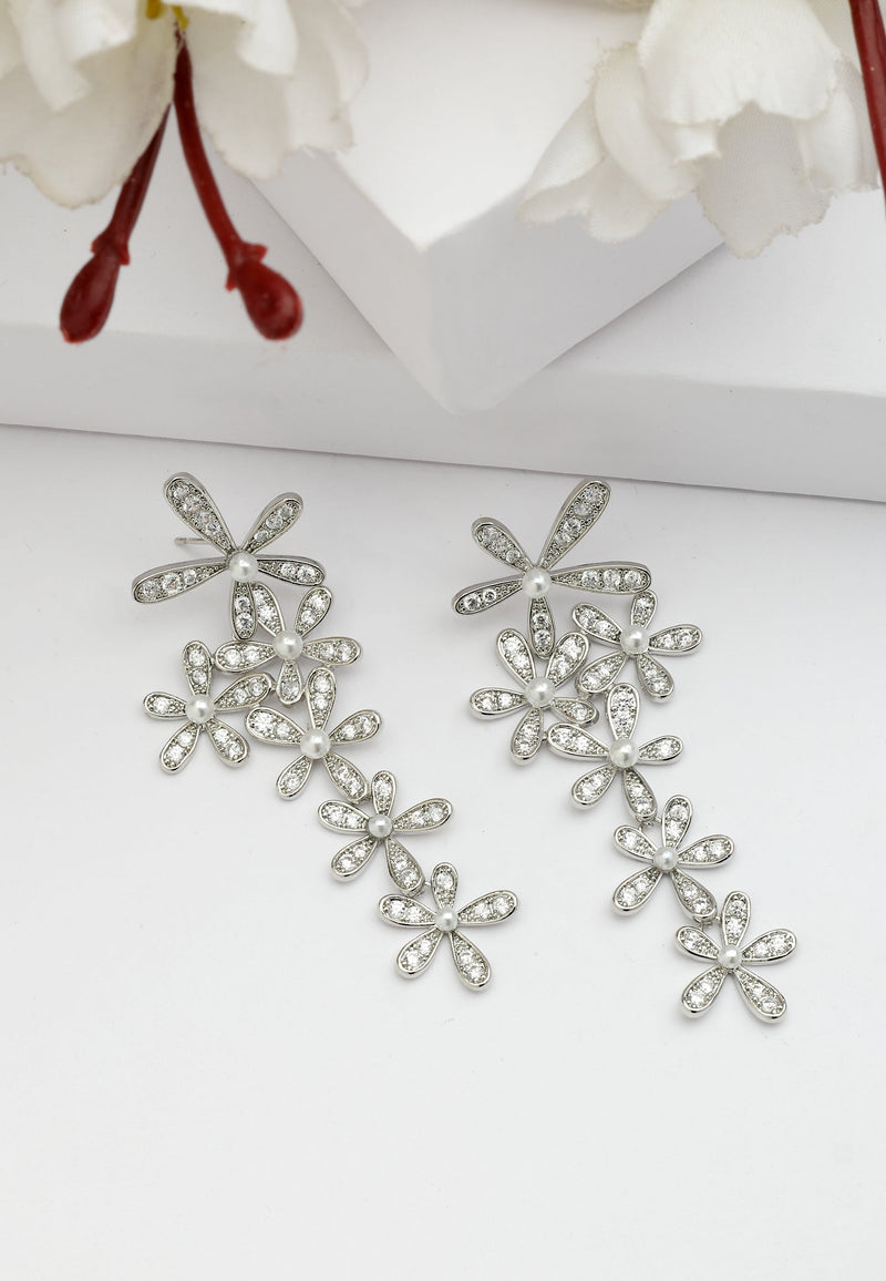 Boucles d'oreilles pendantes florales scintillantes Diva