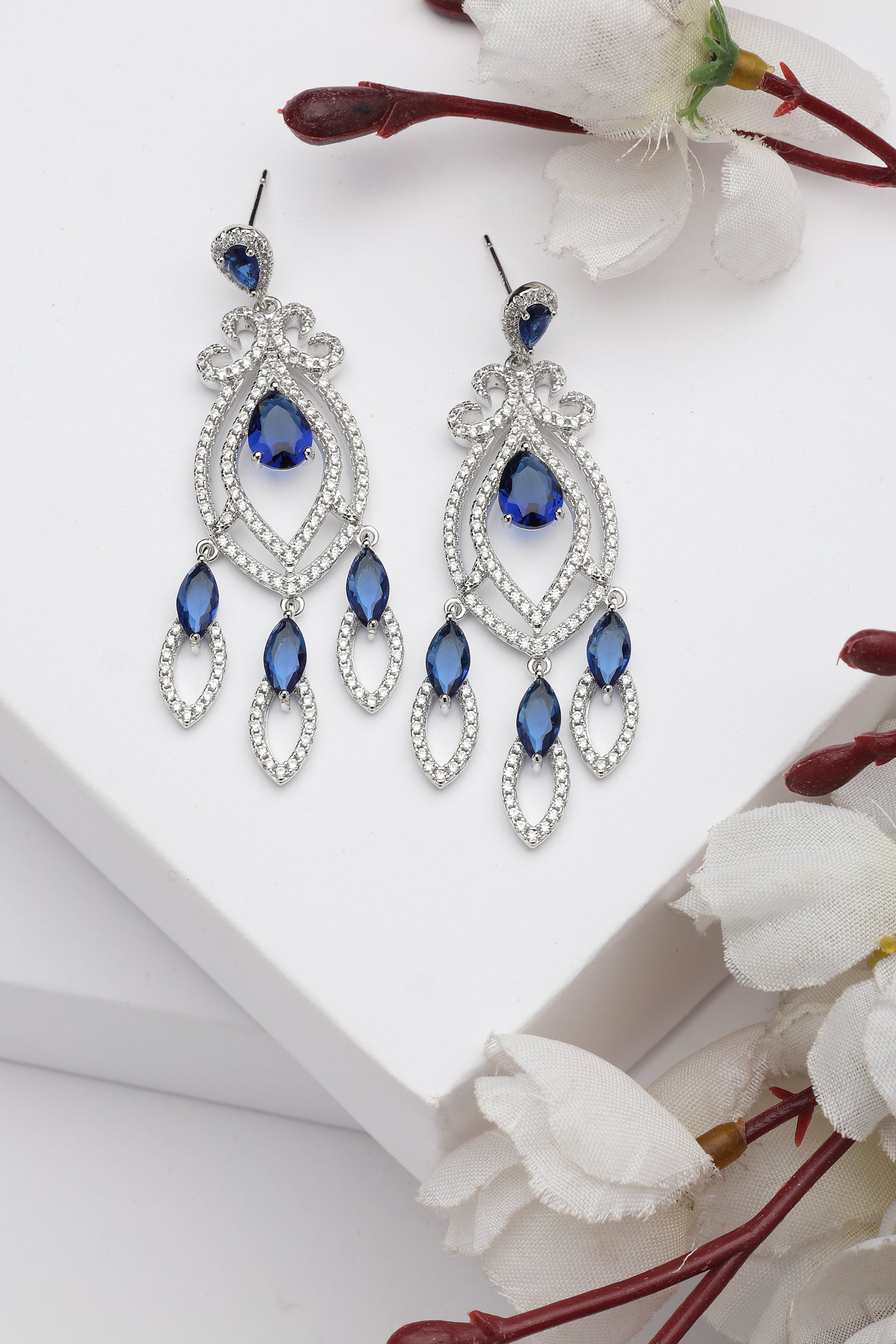 Diva Classy Drop Earrings