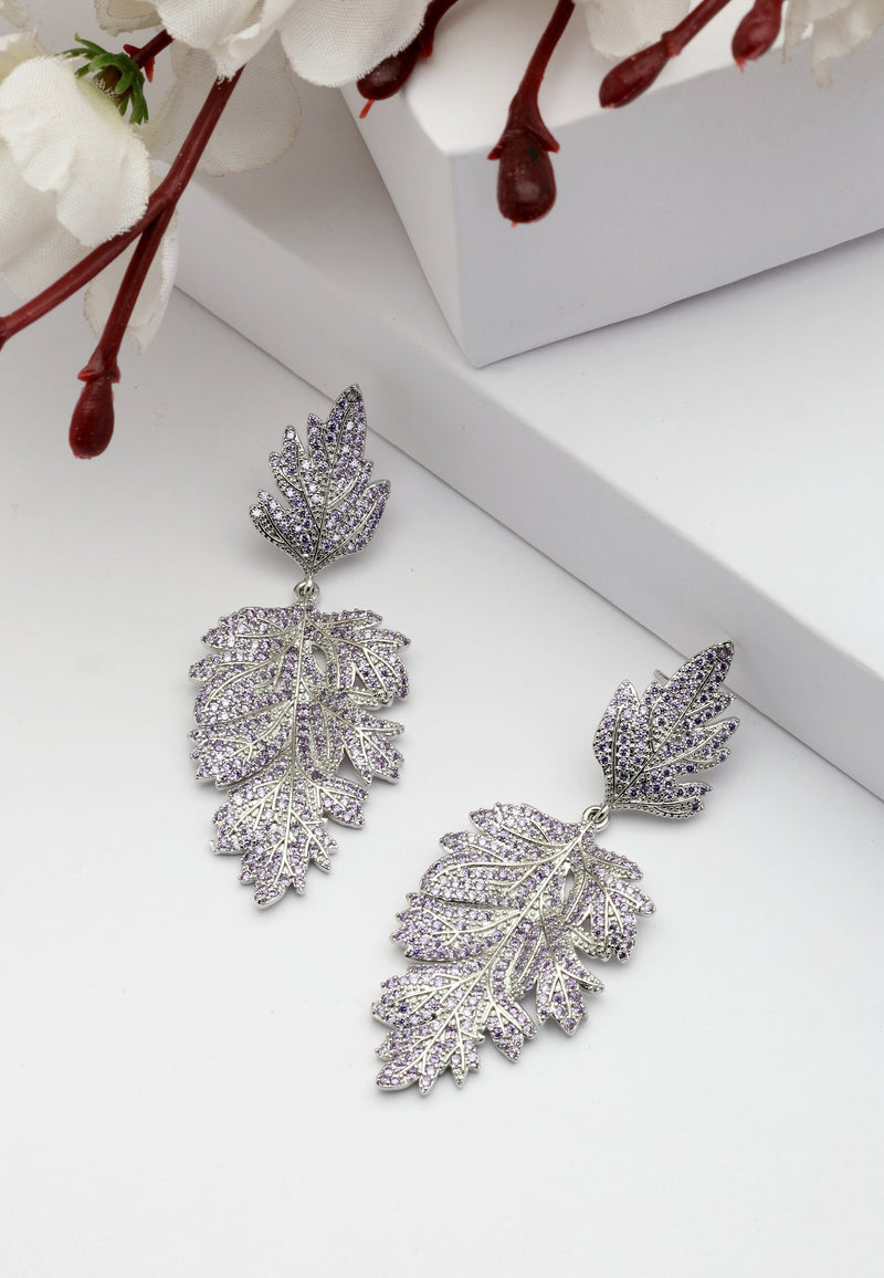 Boucles d'oreilles pendantes en forme de feuille Diva