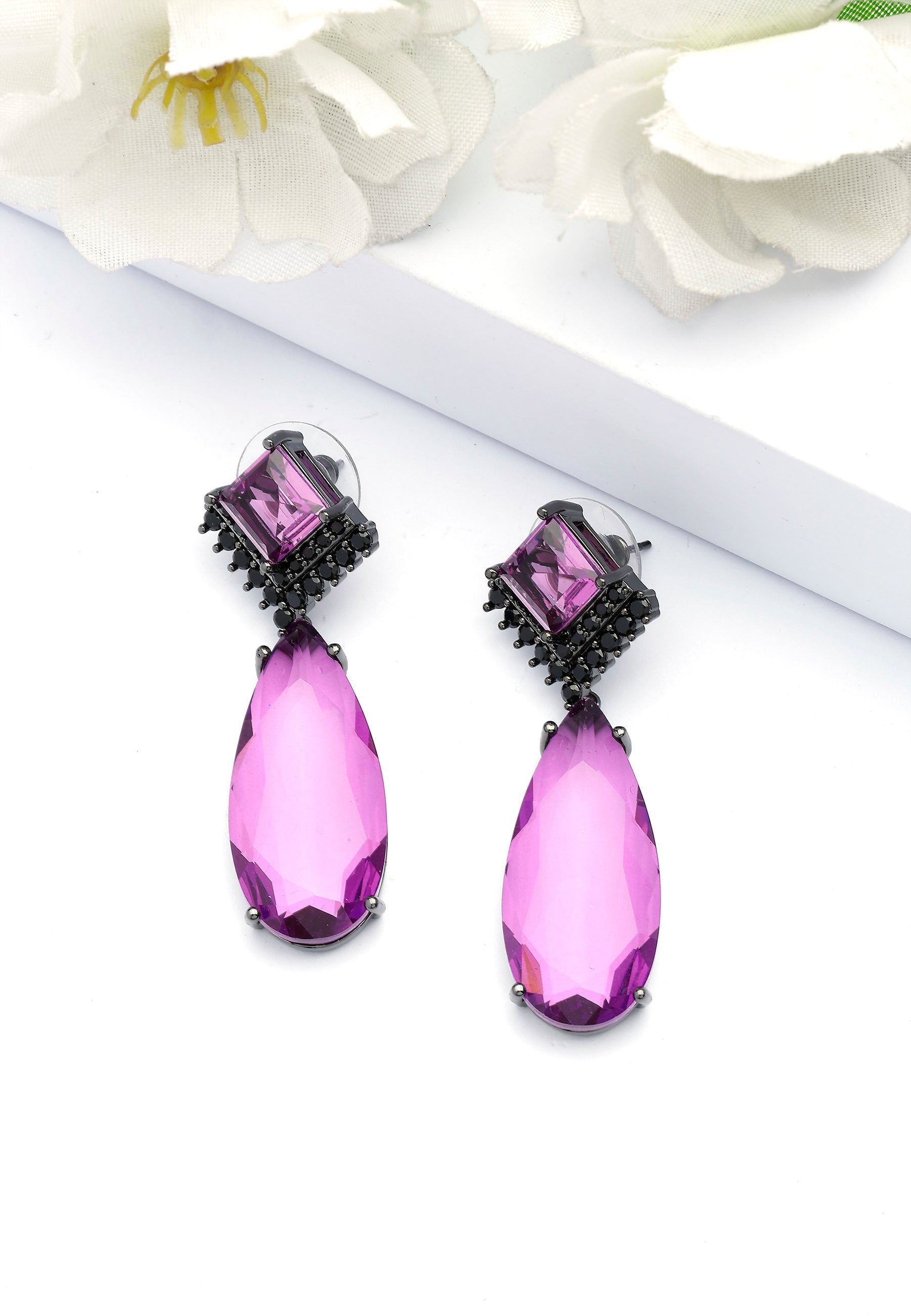 Raindrop shaped Violet Earrings