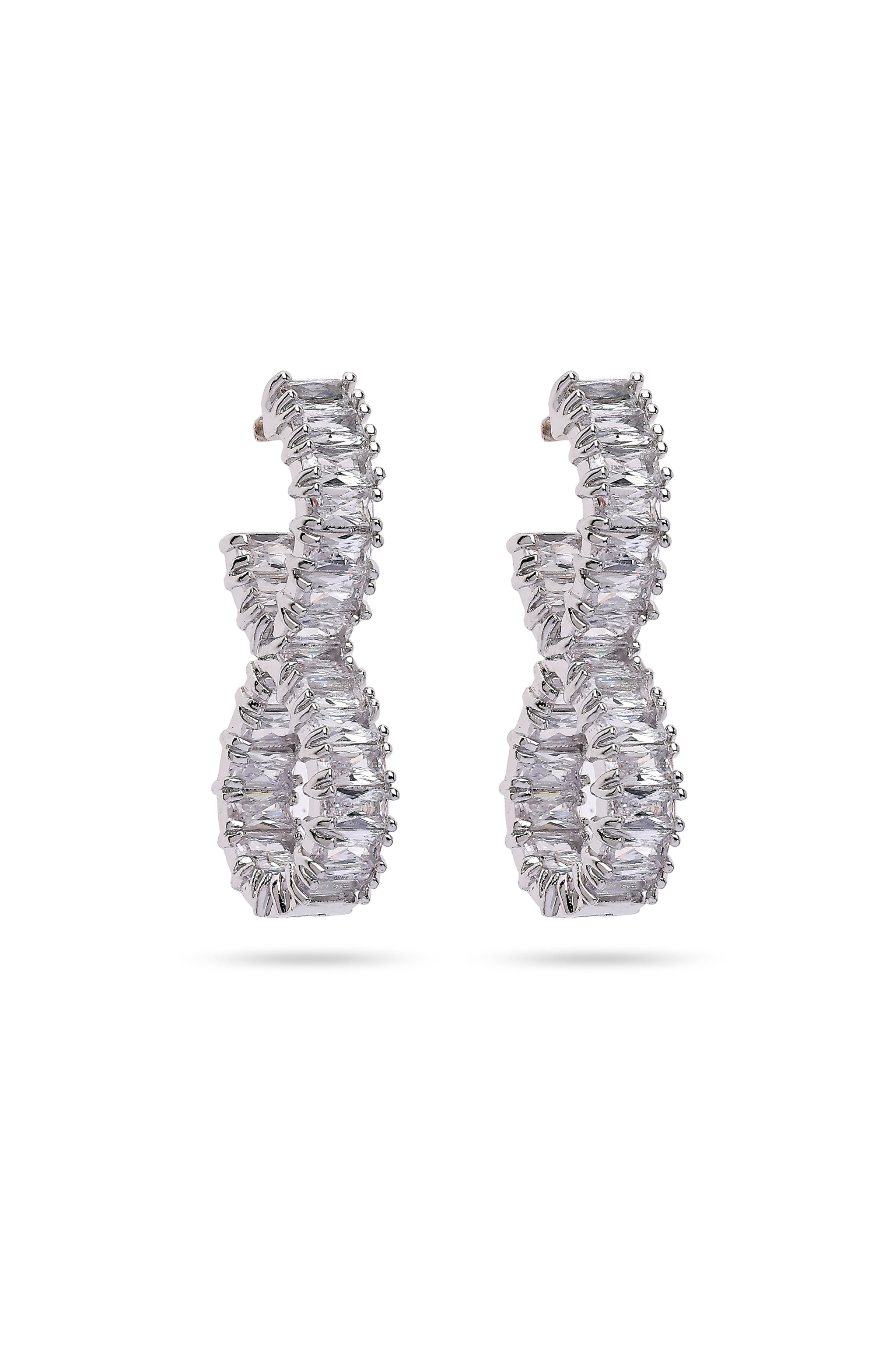 Boucles d'oreilles à clous en forme de nœud brillant