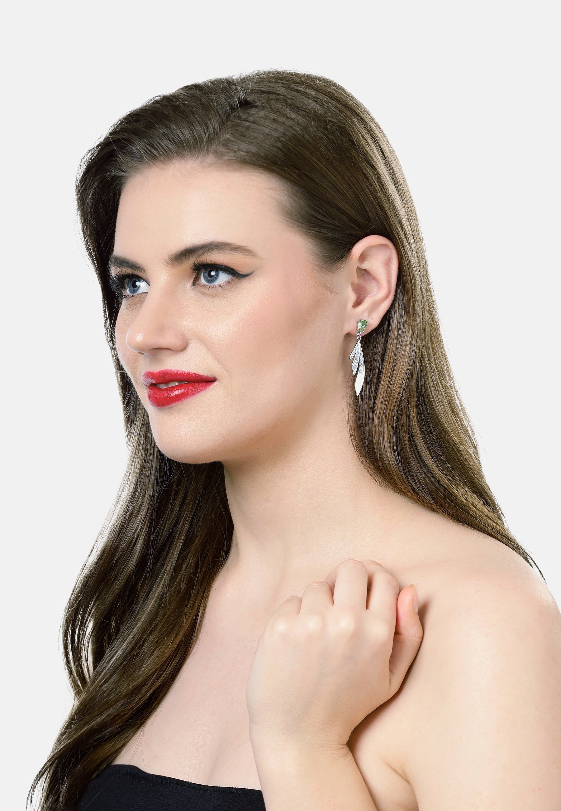 Boucles d'oreilles pendantes en forme de plume argentées