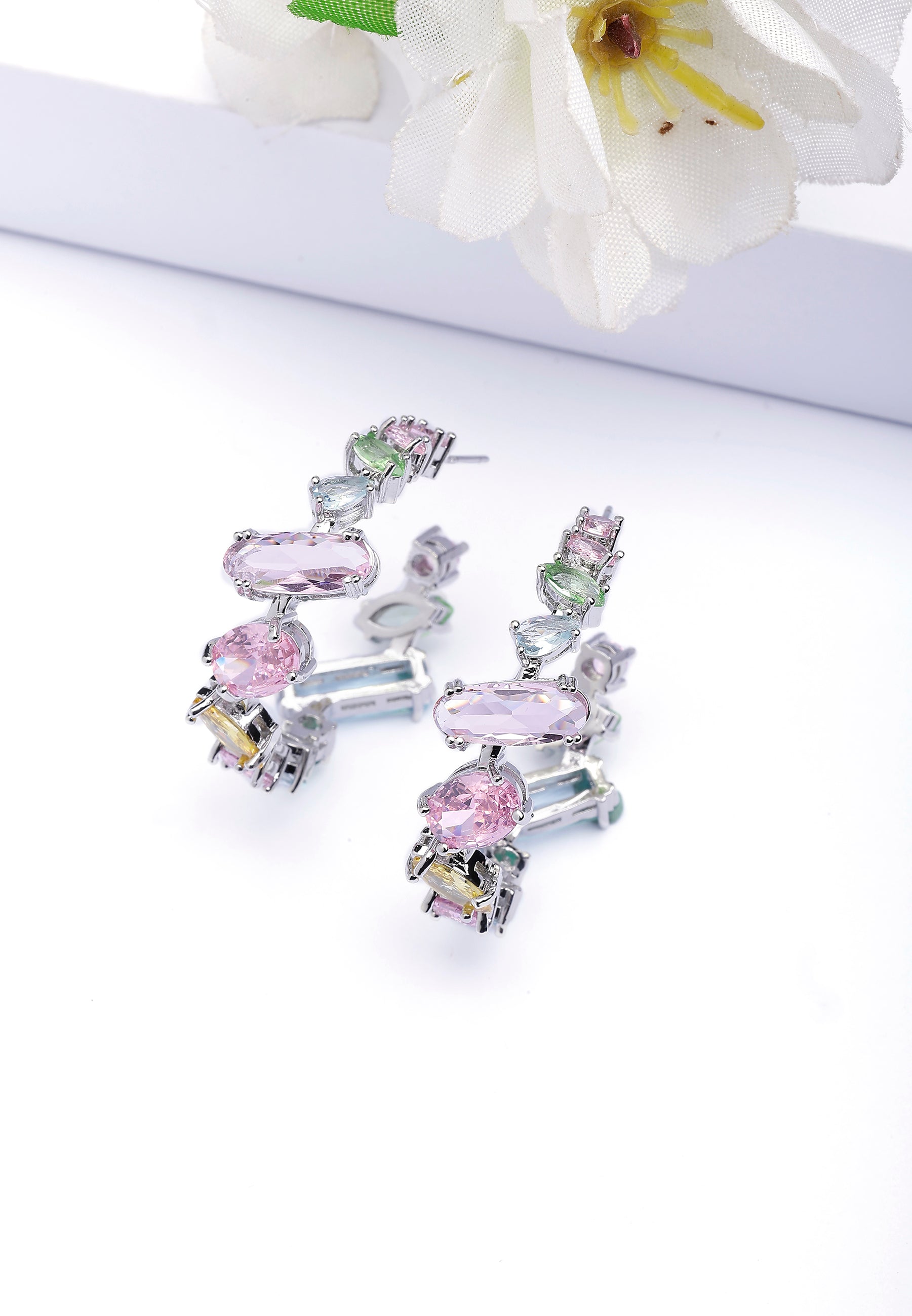 Boucles d'oreilles créoles multicolores fantaisie