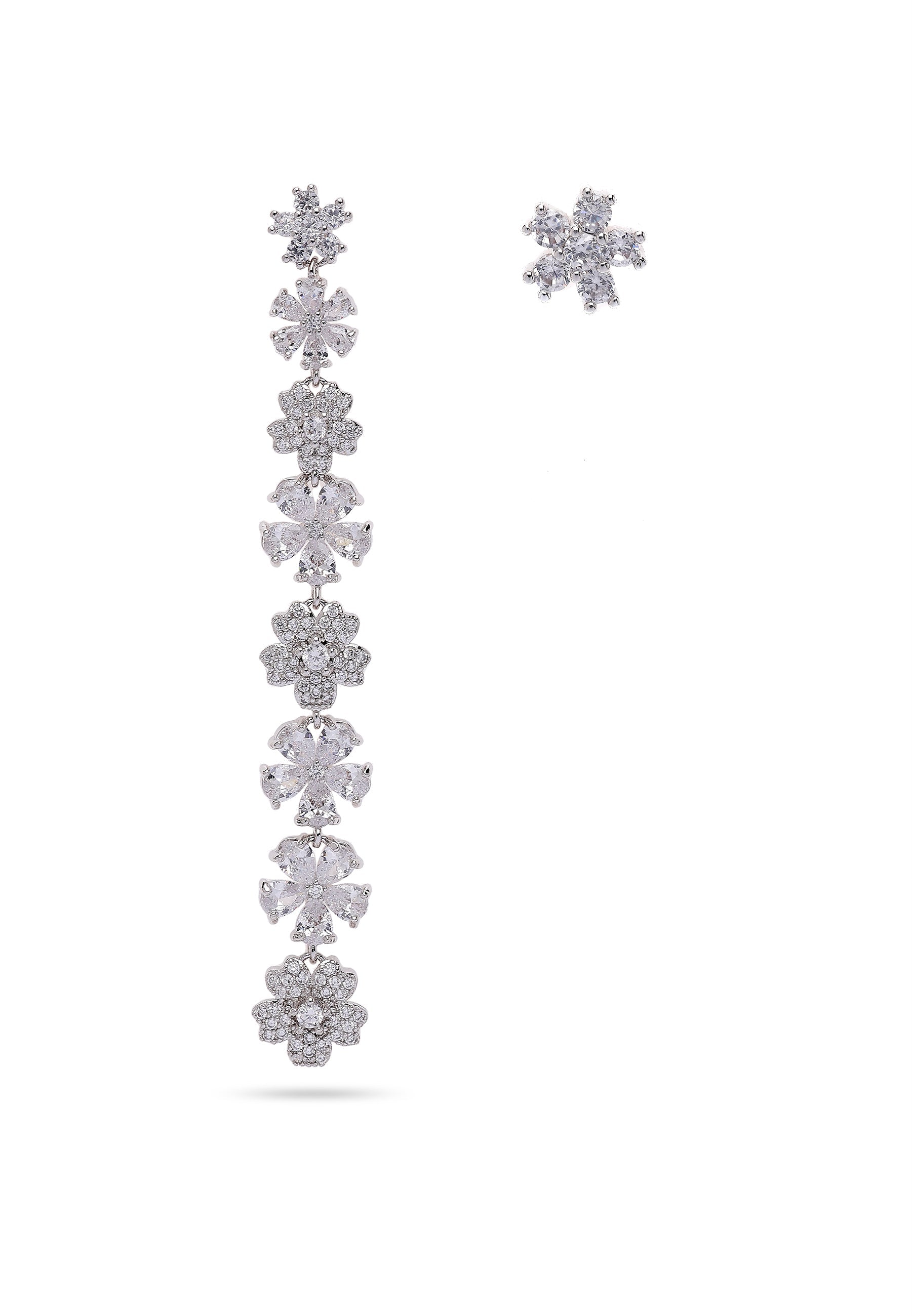 Boucles d'oreilles pendantes longues à motif floral