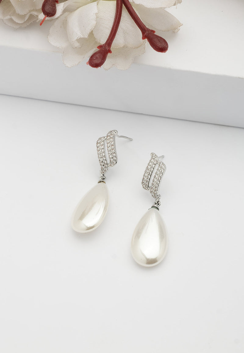 Boucles d'oreilles pendantes intemporelles en forme de perle