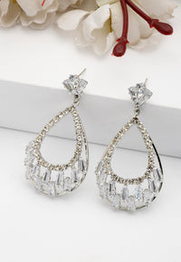 Boucles d'oreilles scintillantes en forme de larme