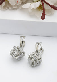Boucles d'oreilles pendantes délicates et scintillantes