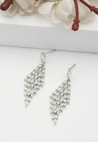 Boucles d'oreilles pendantes en forme de goutte de rosée de diamant